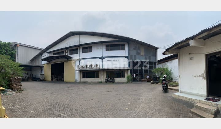 Gudang Bagus di Kawasan Komplek Pergudangan, Margomulyo Indah