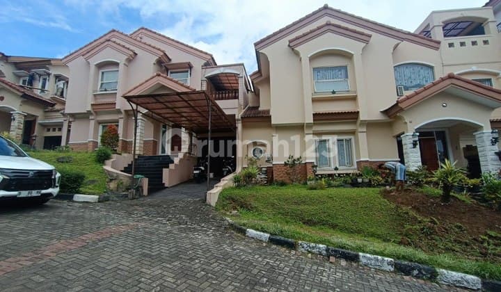 Rumah Siap Huni Lokasi Bagus Tanah Luas di Alamanda Kota Bandung