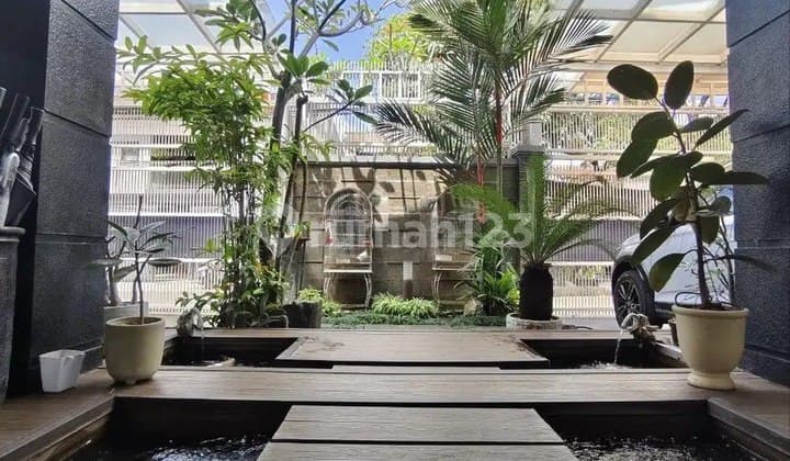Beautiful Luxurious House in Turangga Bandung Strategic Location