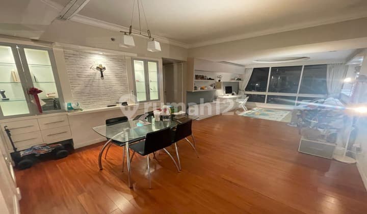 Kondominium Taman Anggrek, 2+1 Bedrooms, Unit Sudut