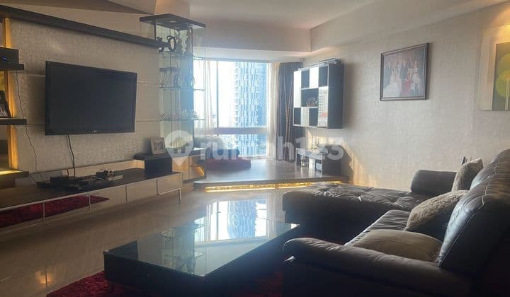 Orchid Garden Condominium, 3+1 Bedrooms, Spacious, Strategic Location in West Jakarta