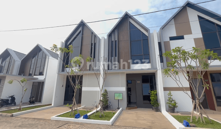 2-Story House in Viona Cluster 10 Minutes to Karawaci Mall
