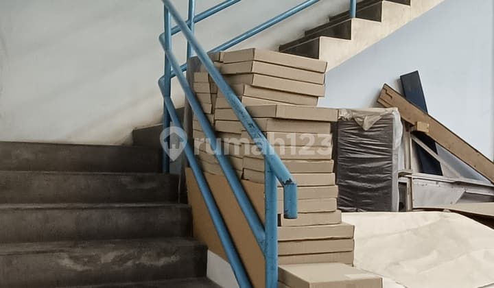 Pergudangan Posisi Hook Kondisi Baik Siap Pakai Komplek Multiguna Alam Sutera