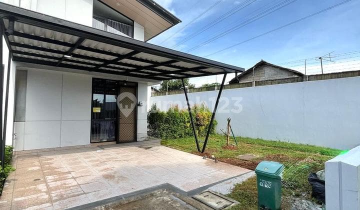 FOR SALE AT A LOSS! Two-Story Cendana Clover House in Karawaci – Cost Price, Hook Unit!