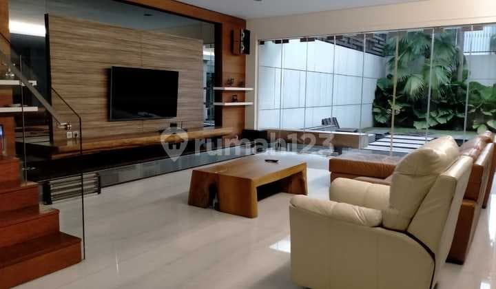 Rumah Lux Mewah Lokasi Strategis di Batununggal Indah
