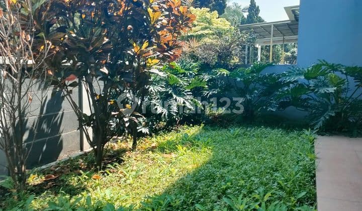 Rumah 2 Lantai Bagus di Singgasana Pradana Bandung