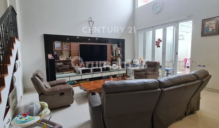 Rumah Lux Full Furnished Di Setraduta Bandung