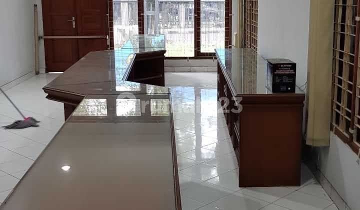 Central city house, strategic location, Burangrang wing, Kapatihan, Bubat.