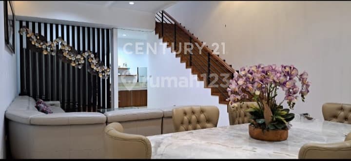 Rumah Minimalis 2 Lantai Siap Huni Di Singgasana