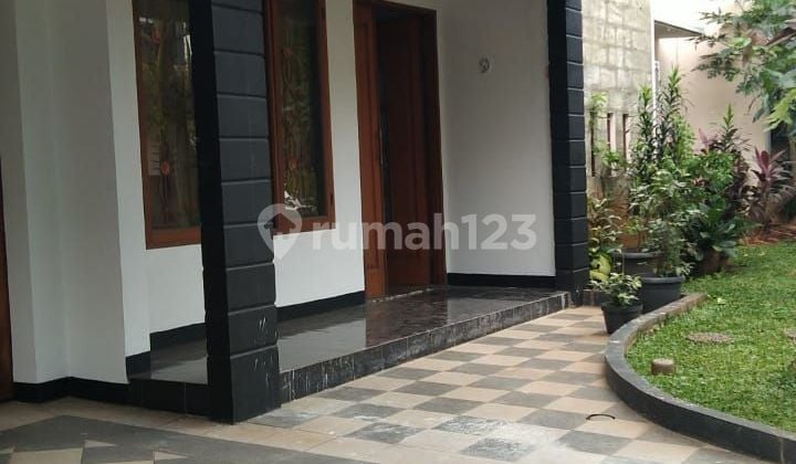 Disewakan Rumah Dalam Kompleks Yang Asri & Nyaman Di Bukit Cinere Raya.