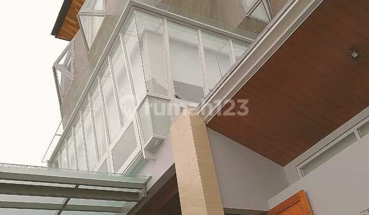 Rumah Berdesign Unik Di Radio Dalam Jakarta Selatan.