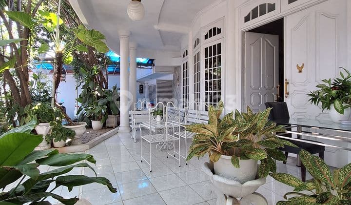 Rumah Dipinggir Jalan Area Premium Dan Komersil Di Tebet Mas Jakarta Selatan.