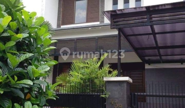 2-Story House in a Lush & Comfortable Housing Complex in Mega Cinere.