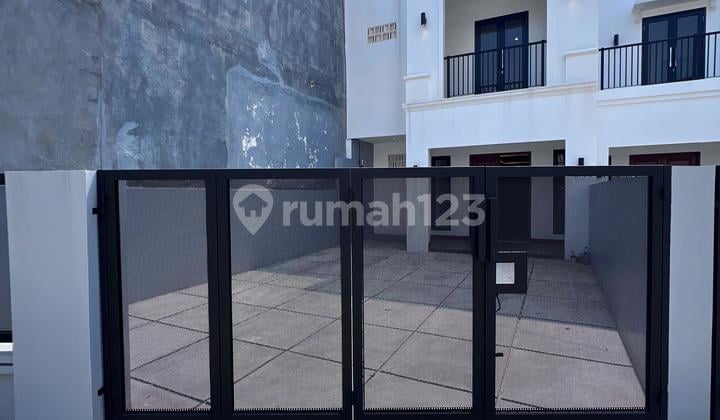 Rumah Baru Siap Huni Dalam Perumahan One Gate Di Blok A Cinere.