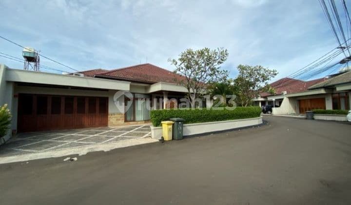 Rumah Mewah Dengan Pool Di Area Utama Cipete Jakarta Selatan