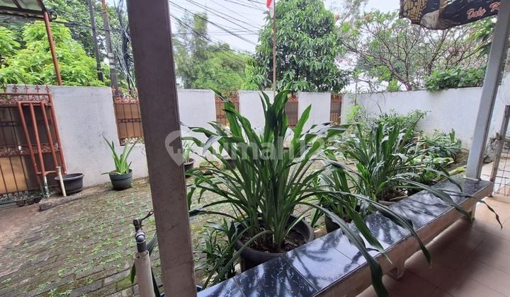 Rumah Besar Cocok Untuk Kantor Atau Tempat Tinggal Di Jalan Bandung Cinere.