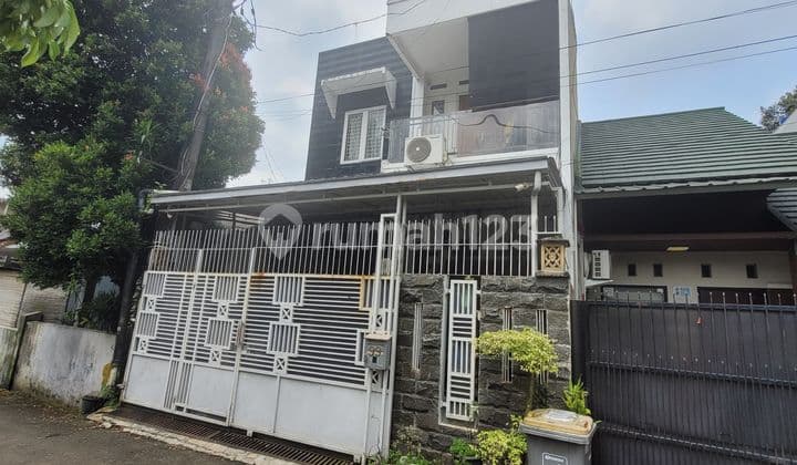 Dijual Rumah Siap Huni 2 Lantai Dekat dengan Pintu Tol Limo Utama di Limo Depok.