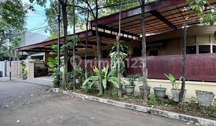 Rumah Asri Dan Nyaman One Gate Security Di Kawasan Elite Kemang Jakarta Selatan.