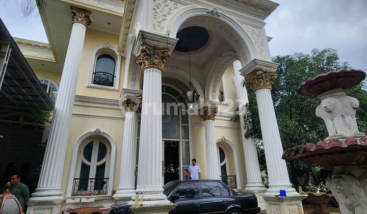 Murah Rumah Mewah Dengan Pool Dalam Kompleks Di Cinere Depok.