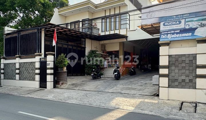 Rumah Mewah Dan Toko Bangunan Di Jagakarsa Jakarta Selatan.