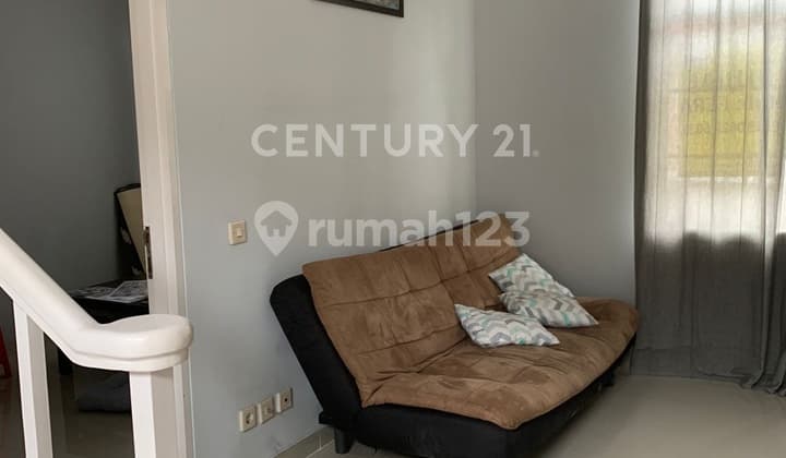Dijual Town House 2 Lantai Full Renovasi