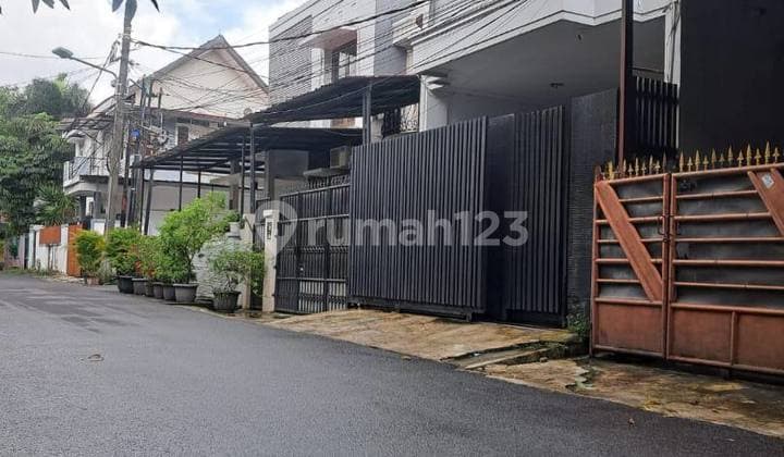 Dijual Rumah Secondary Siap Huni Dalam Komplek di Pondok Kelapa Jakarta Timur