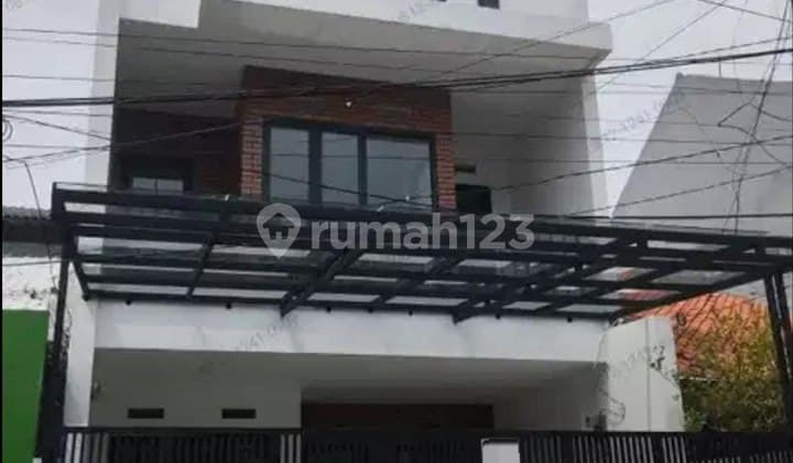 Dijual Murah Rumah Siap Huni 3 Lantai Scandinavian Style Pondok Kelapa
