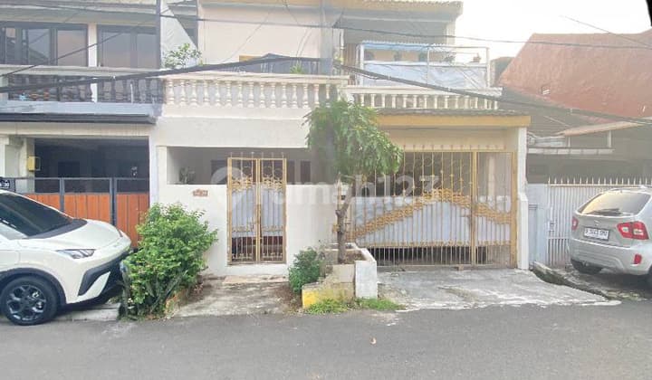 Rumah Pondok Kelapa Dekat LRT dan KRL