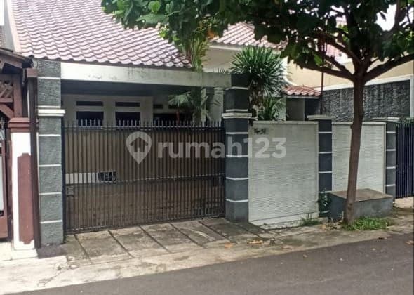 Dijual Cepat Bu Rumah 2 Lantai di Taman Galaxy