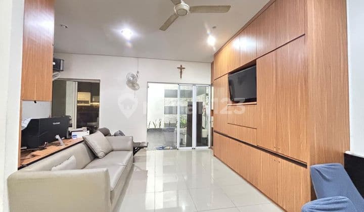 Ready-to-Occupy House in Golf Lake Residence, West Jakarta