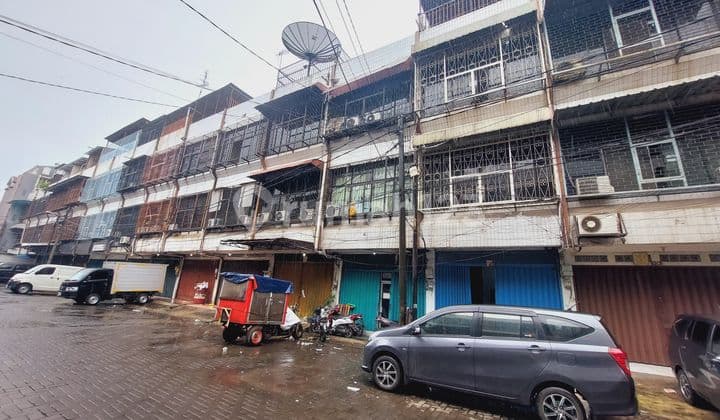 Ruko Siap Pakai Di Robinson, Bandengan Selatan