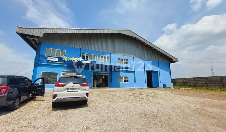 Spacious Warehouse in West Karawang