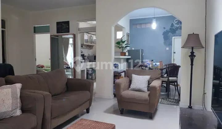 Rumah Siap Huni di Kawasan Strategis Cibabat, Lingkungan Aman dan Nyaman, Dekat Berbagai Fasilitas Umum.