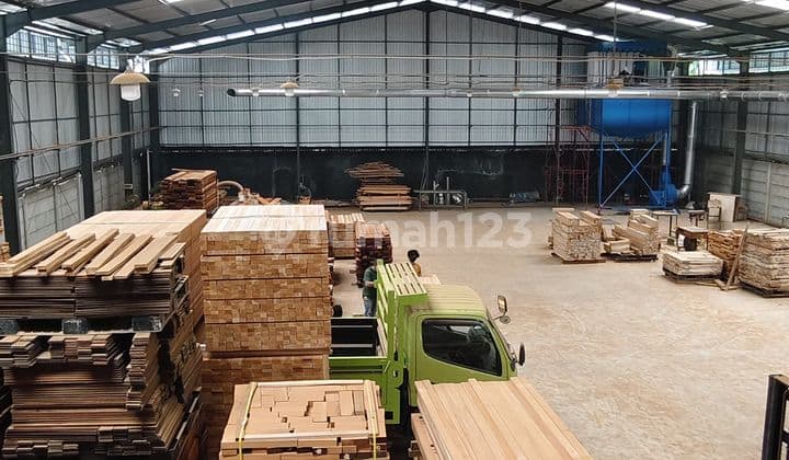 For Sale Warehouse in Curug 1325 Meters Suitable for Storage Warehouse