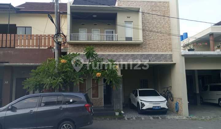 Dijual Rumah 2 Lantai Full Perabot di Makamhaji, Kartasura