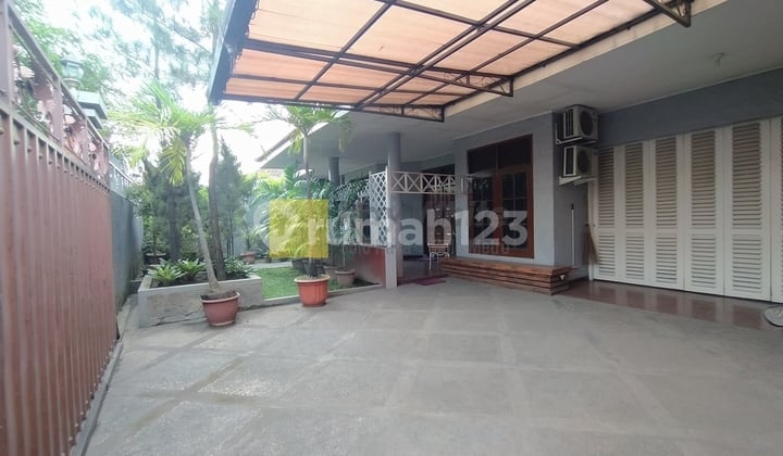 Dijual Rumah Mewah Siap Huni Lokasi Semanggi, Surakarta