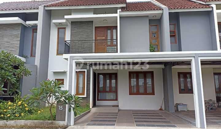 Rumah Disewakan 2 Lantai, Lingkungan Aman Dan Nyaman