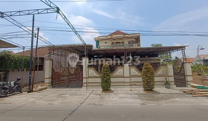 Dijual Rumah Mewah 2lt Ada Kolam Renang Indor di Sukojarjo Kota