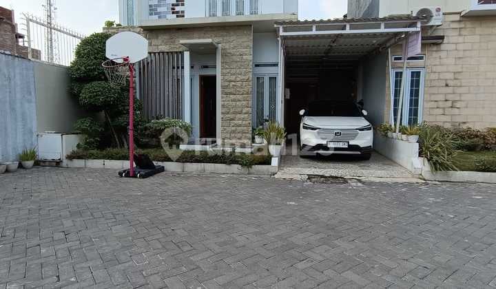 Dijual Rumah Semi Furnish di Kawasan Perumahan Celesta, Gentan