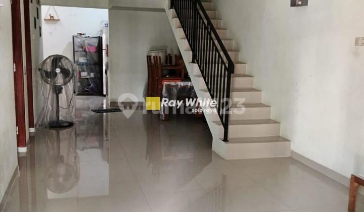 Dijual Cepat Rumah 2 Lantai Nego Sampai jadi di Gumpang,Kartasura