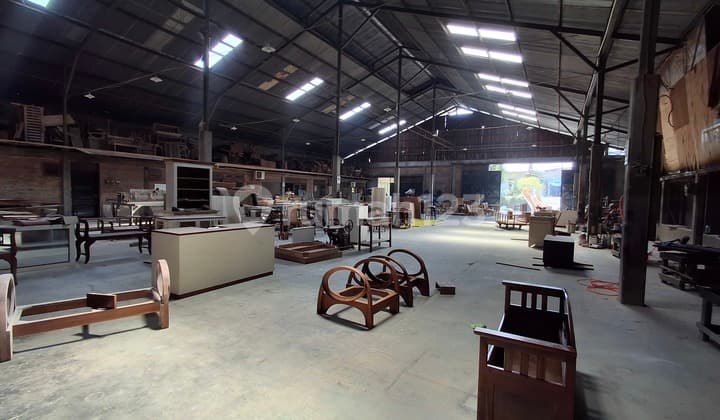 Dijual Gudang Luas Strategis Tengah Kota di Banjarsari, Solo