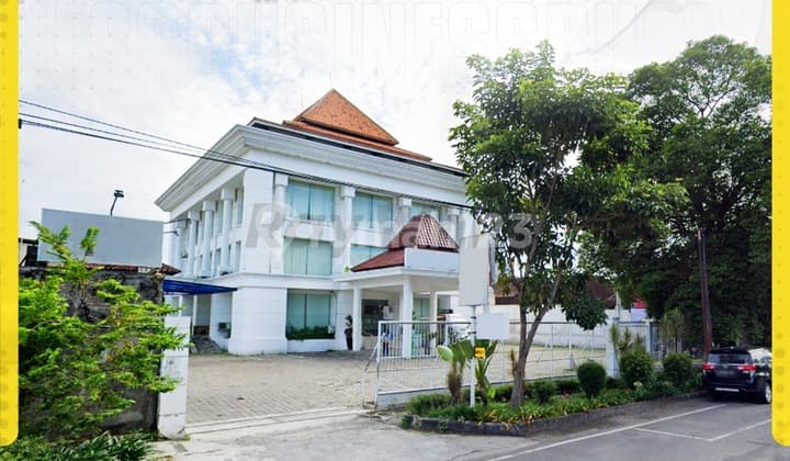 Gedung Komersial Jl. Veteran Gajahan Surakarta
