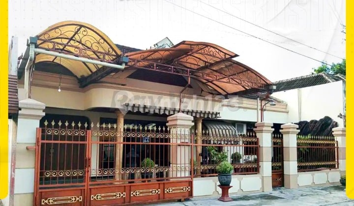 Dijual Rumah Megah Berkanopi Penuh dengan Muka Lebar di Sondakan Laweyan
