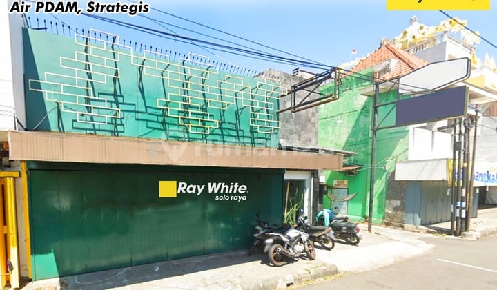Ruko Tengah Kota, Kawasan Pertokoan Ramai Jl. Yos Sudarso, Solo
