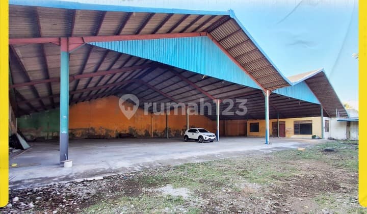 Tanah Luas 2027m² Bonus Bangunan di Jl. Ir. Sutami, Jebres, Solo