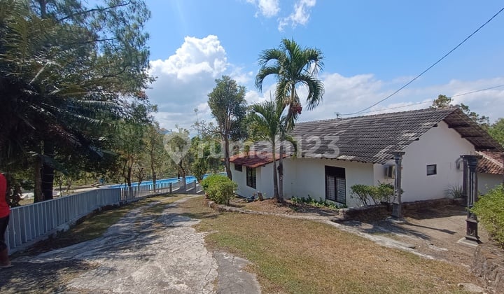 Hotel di Kawasan Wisata Waduk Gajahmungkur, Wonogiri, 24 Kamar Full Perabot