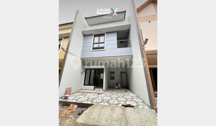 New House, Strategic Location in Petemon near Tunjungan Plaza, Surabaya
