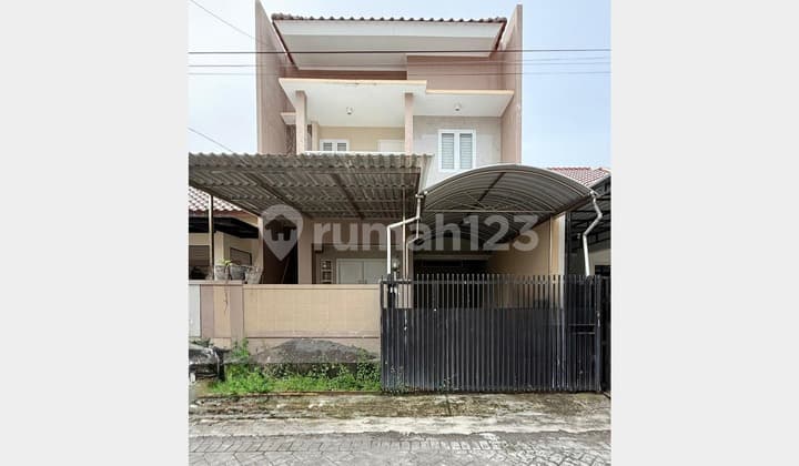 Rumah Siap Huni dan Strategis Dekat Transmart Rungkut, Surabaya