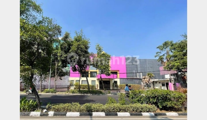 Gedung/Ballroom Hitung Tanah di Pusat Kota Jalan Genteng Kali Gedung/Ballroom Hitung Tanah di Pusat Kota Jalan Genteng Kali