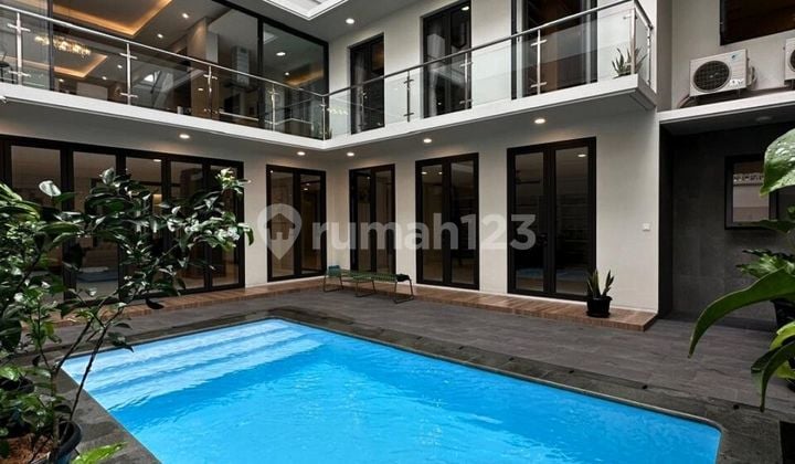 Mega Kuningan Newly Renovated Tropical House, Exclusive Kompleks One Gate, Kondisi Siap Huni